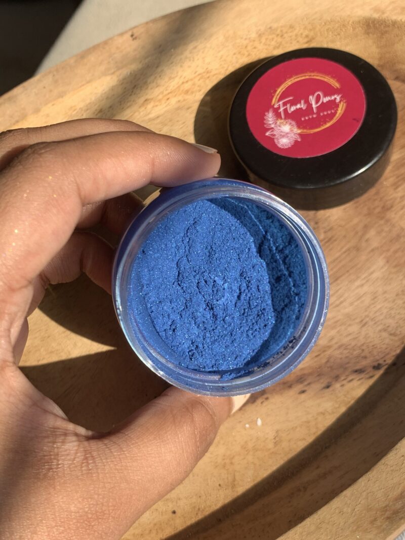 Pearl Powder Pigments jar in the shade 'Cobalt Blue'.