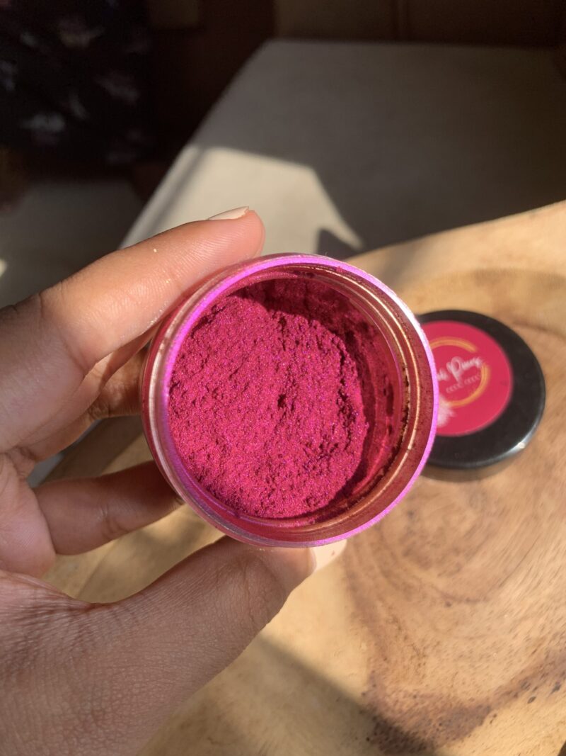 Pearl Powder Pigments jar in the shade 'Magenta' pink.