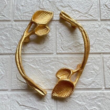 Leaf metal handle