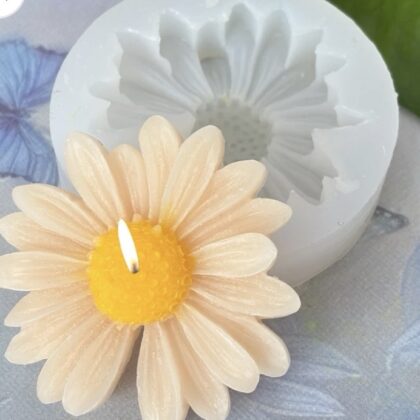 Daisy candle mould