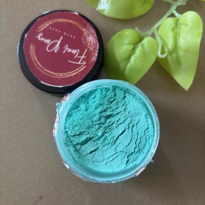 Aquamarine pearl pigment